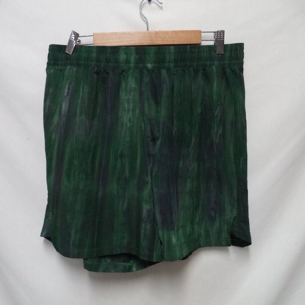 Adidas Spray Shorts green tie dye casual workout Men 7" inseam Size Large Lg L